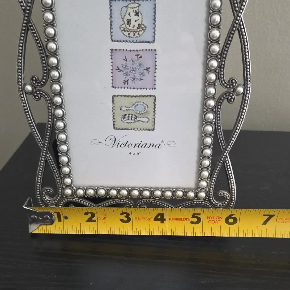 Elegant Silver Photo Frame with Pearl Accents